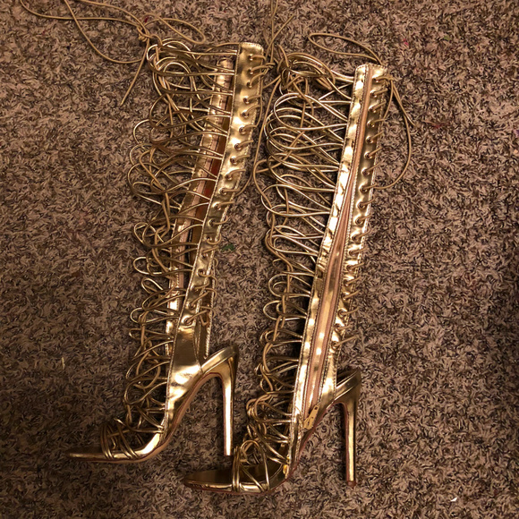 NEW Liliana Knee High Gold Gladiator Sandal Heels - Picture 2 of 4